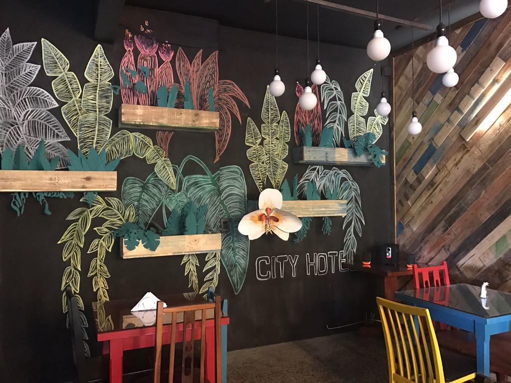 פוסאדאס City Hotel מראה חיצוני תמונה