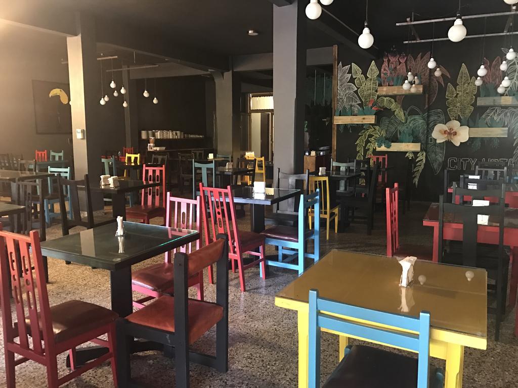 פוסאדאס City Hotel מראה חיצוני תמונה